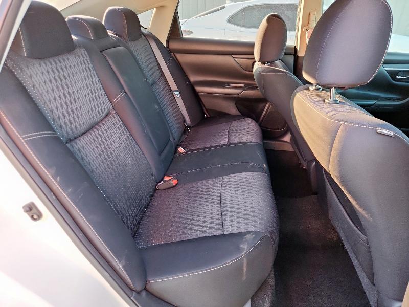 1N4AL3AP2GC155205 - 2016 NISSAN ALTIMA 2.5 WHITE photo 10