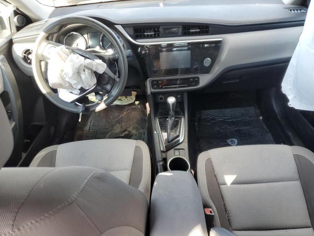 5YFBURHE8JP820352 - 2018 TOYOTA COROLLA L SILVER photo 8