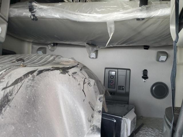 4V4NC9EH7PN610544 - 2023 VOLVO VN VNL Ақ фото 6