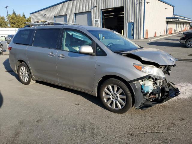 5TDJZ3DC8HS173774 - 2017 TOYOTA SIENNA LE 金色 照片 4