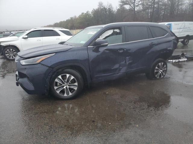 5TDHZRBH7NS583655 - 2022 TOYOTA HIGHLANDER XLE 蓝色 照片 1