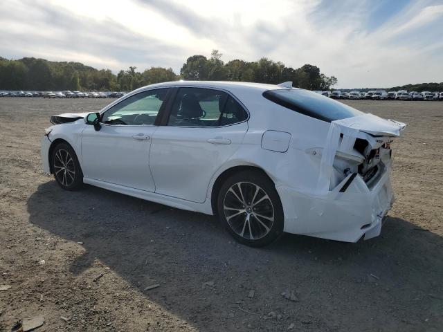 4T1B11HK3JU058708 - 2018 TOYOTA CAMRY L 白色 照片 2