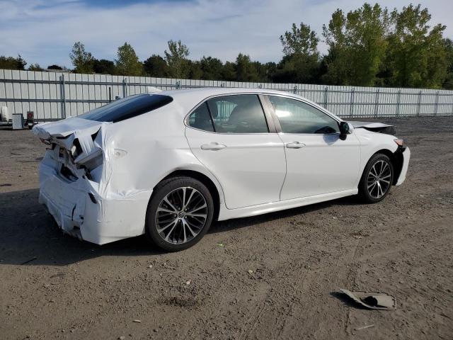 4T1B11HK3JU058708 - 2018 TOYOTA CAMRY L 白色 照片 3