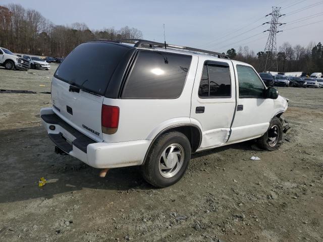 1GNDT13W112216905 - 2001 CHEVROLET BLAZER WHITE photo 3