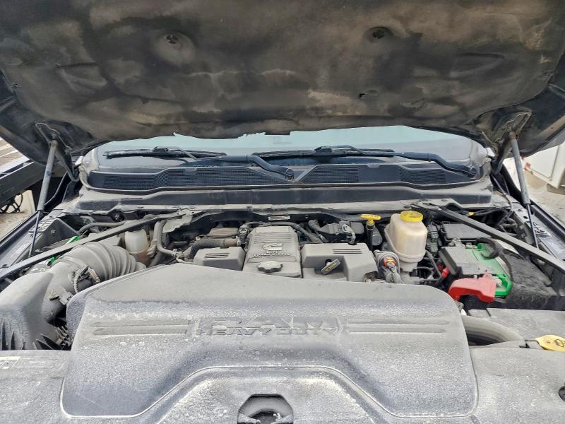 3C7WRMEL1PG507086 - 2023 RAM 5500 勃艮第红 照片 11