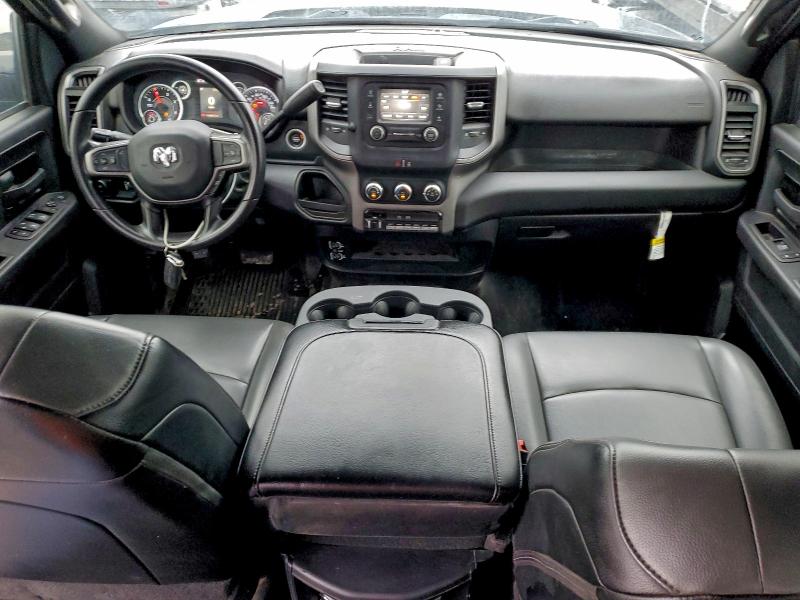 3C7WRMEL1PG507086 - 2023 RAM 5500 勃艮第红 照片 8