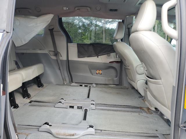 5TDYK3DC8DS304733 - 2013 TOYOTA SIENNA XLE Gümüş foto 11