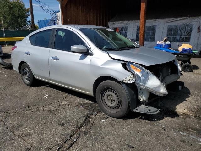 3N1CN7AP6KL869021 - 2019 NISSAN VERSA S Gümüş foto 4