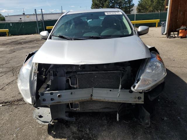 3N1CN7AP6KL869021 - 2019 NISSAN VERSA S Gümüş foto 5