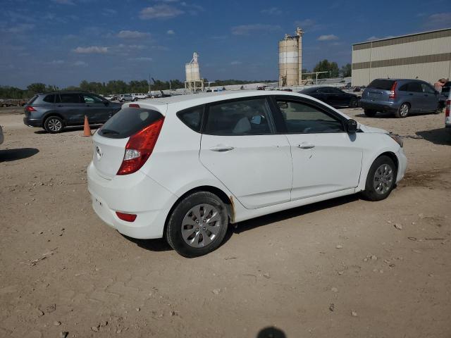 KMHCT5AEXFU230220 - 2015 HYUNDAI ACCENT GS WHITE photo 3
