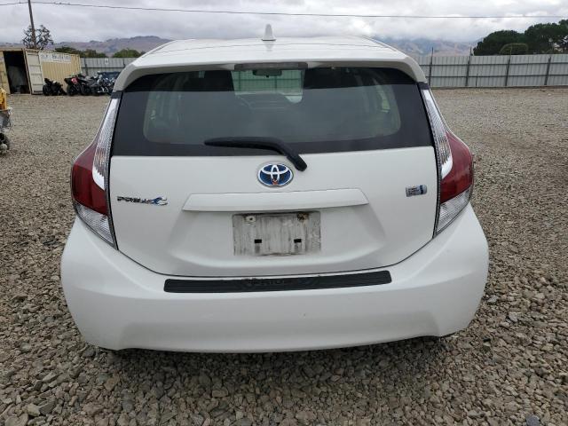 JTDKDTB38G1130019 - 2016 TOYOTA PRIUS C WHITE photo 6