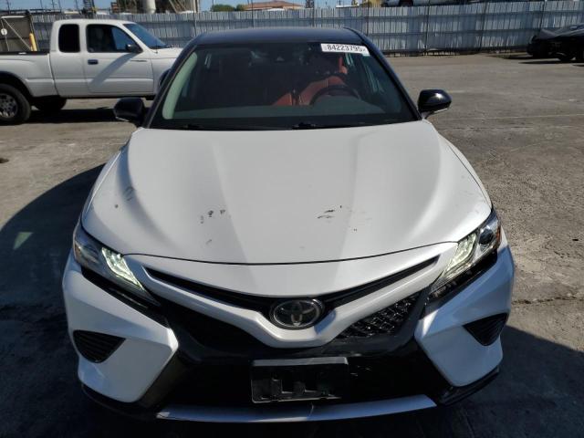 4T1B61HKXKU166553 - 2019 TOYOTA CAMRY XSE 白色 照片 5