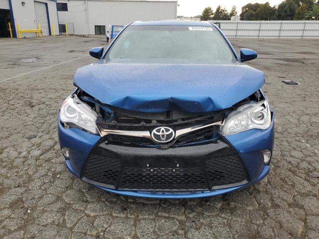 4T1BF1FK3HU616507 - 2017 TOYOTA CAMRY LE ლურჯი ფოტო 5
