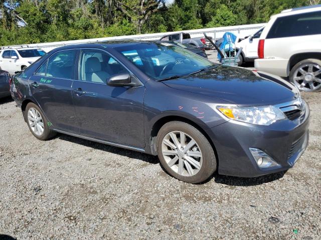 4T1BK1FK9EU025251 - 2014 TOYOTA CAMRY SE 灰色 照片 4