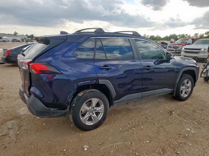 2T3W1RFV9RW302474 - 2024 TOYOTA RAV4 XLE BLUE photo 3