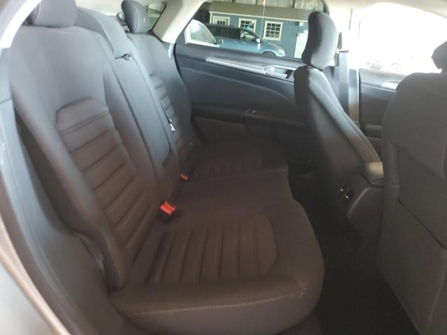 3FA6P0LU0KR174339 - 2019 FORD FUSION SE SILVER photo 10