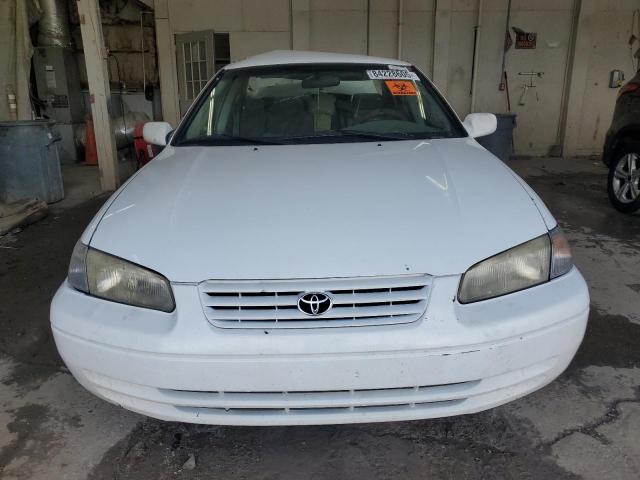 4T1BG22KXXU572898 - 1999 TOYOTA CAMRY CE 白色 照片 5