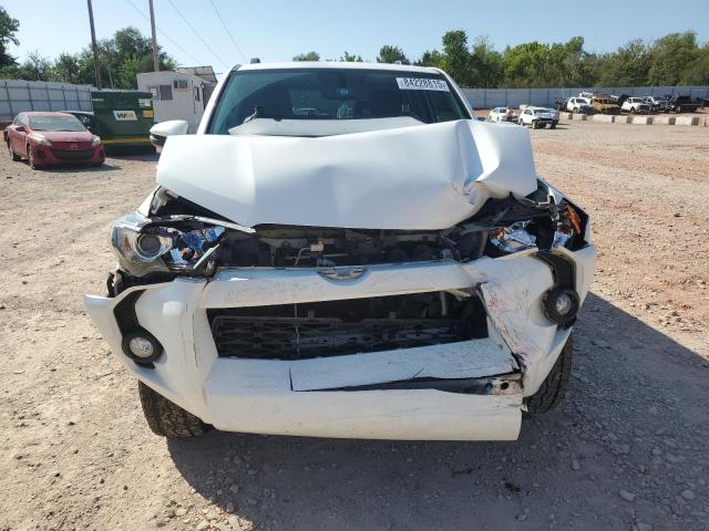 JTEBU5JR9J5525498 - 2018 TOYOTA 4RUNNER SR5/SR5 PREMIUM თეთრი ფოტო 5