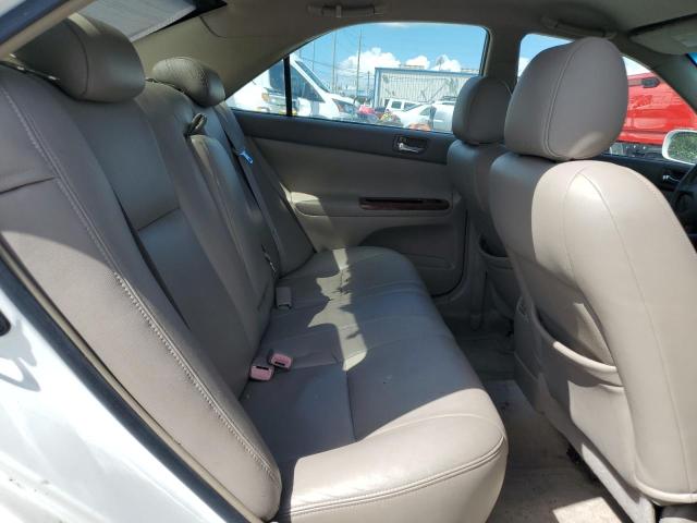 4T1BE32K74U321439 - 2004 TOYT CAMRY LE WHITE photo 10