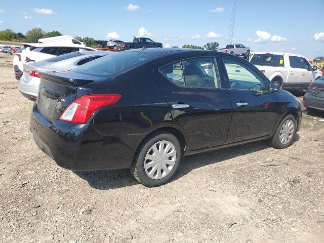 3N1CN7AP0JL826390 - 2018 NISSAN VERSA S Negro foto 3