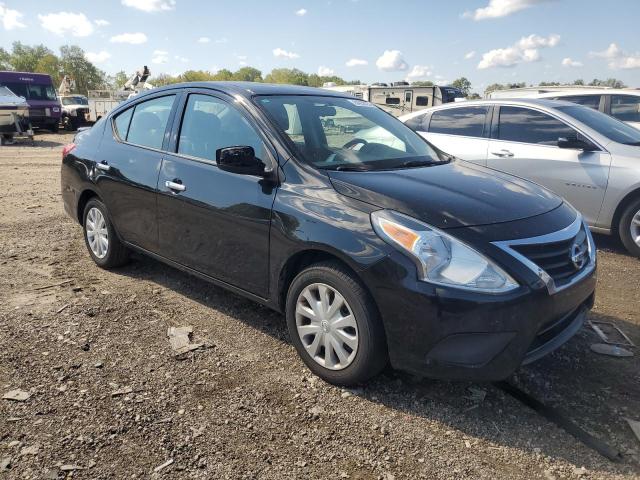 3N1CN7AP0JL826390 - 2018 NISSAN VERSA S Negro foto 4