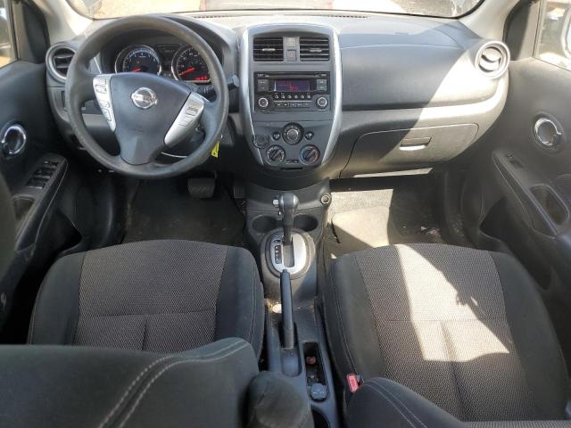 3N1CN7AP0JL826390 - 2018 NISSAN VERSA S Negro foto 8