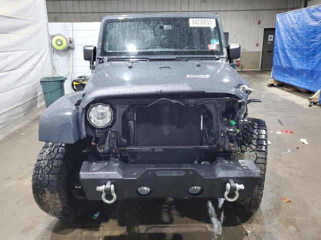 1C4BJWEG8HL564326 - 2017 JEEP WRANGLER U SAHARA GRAY photo 5