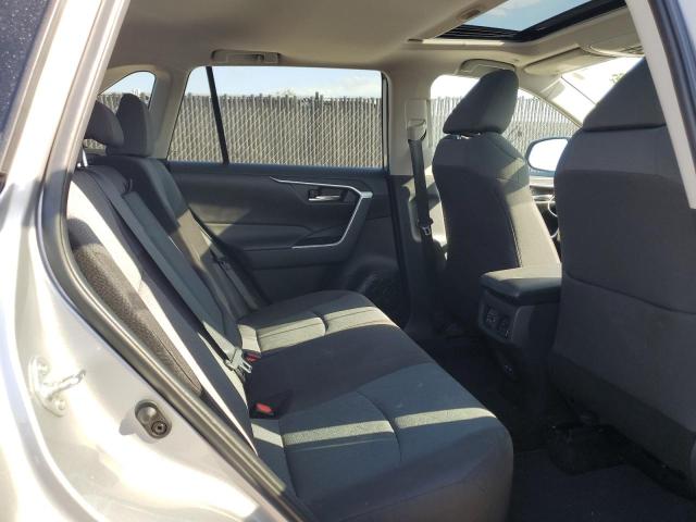 2T3W1RFV1RW343164 - 2024 TOYOTA RAV4 XLE 银色 照片 11