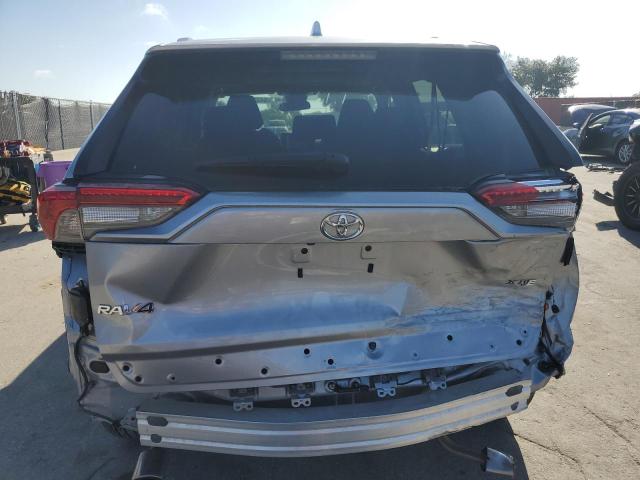 2T3W1RFV1RW343164 - 2024 TOYOTA RAV4 XLE 银色 照片 6