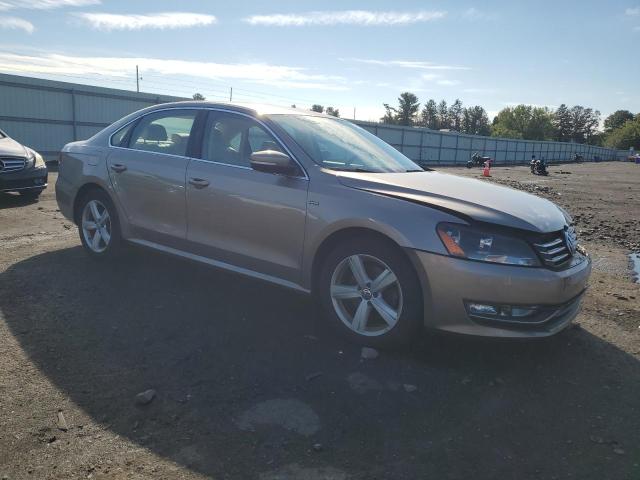 1VWAT7A31FC095668 - 2015 VOLKSWAGEN PASSAT S بيج صورة 4