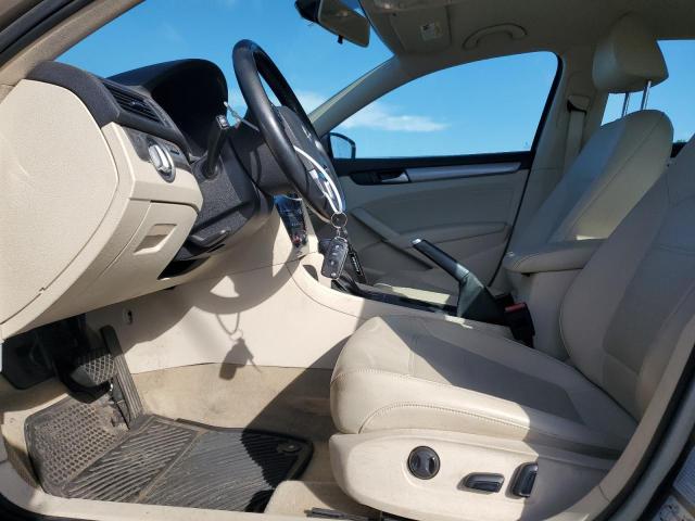 1VWAT7A31FC095668 - 2015 VOLKSWAGEN PASSAT S بيج صورة 7