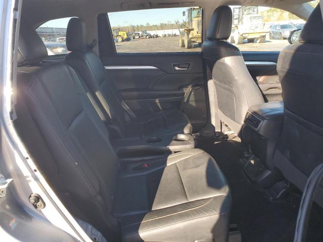 5TDJKRFH8GS500933 - 2016 TOYOTA HIGHLANDER XLE SILVER photo 11