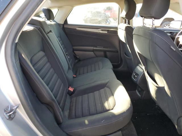3FA6P0HD2JR241336 - 2018 FORD FUSION SE Gümüş foto 10