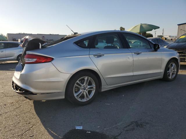 3FA6P0HD2JR241336 - 2018 FORD FUSION SE Gümüş foto 3