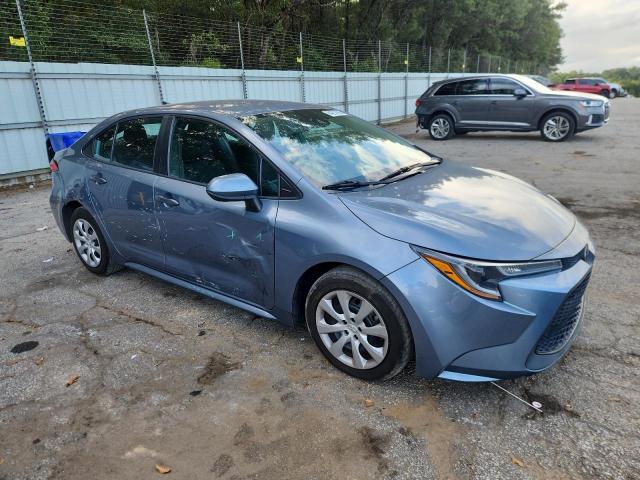 5YFEPMAE5MP253720 - 2021 TOYOTA COROLLA LE BLUE photo 4
