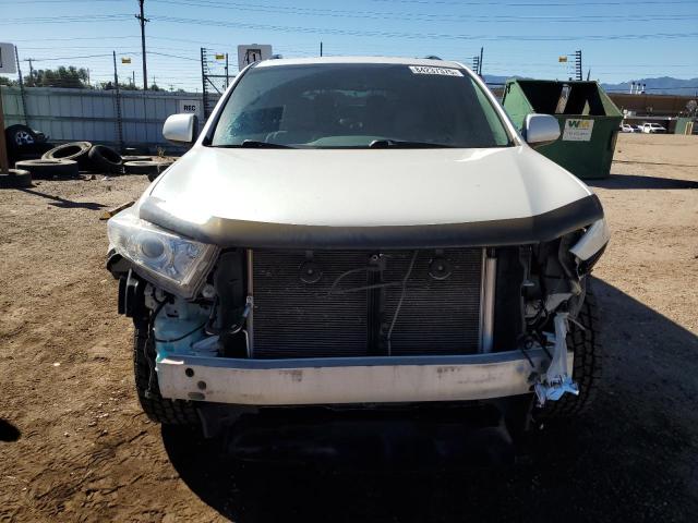 5TDBK3EH1DS188632 - 2013 TOYOTA HIGHLANDER BASE Weiß Foto 5