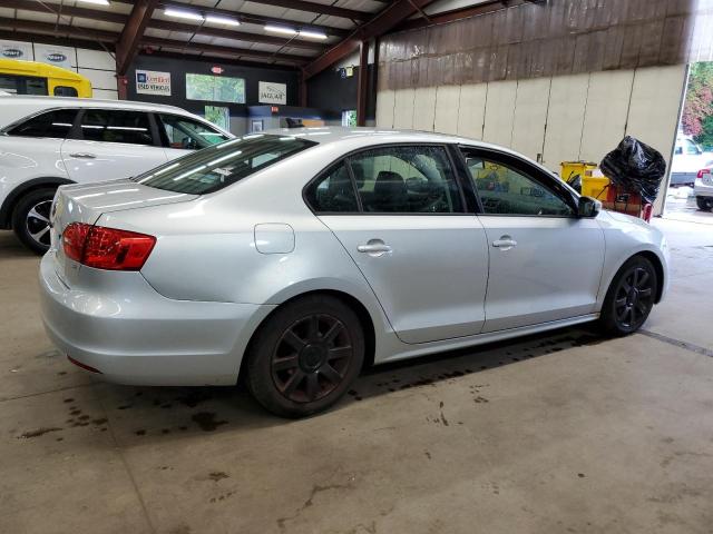 3VWD17AJ2EM361049 - 2014 VOLKSWAGEN JETTA SE 银色 照片 3