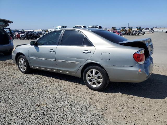 4T1BF32K05U603632 - 2005 TOYOTA CAMRY LE GRAY photo 2