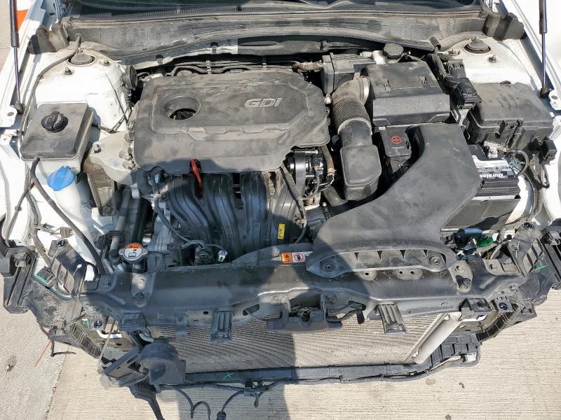 5XXGU4L35JG225515 - 2018 KIA OPTIMA EX WHITE photo 11