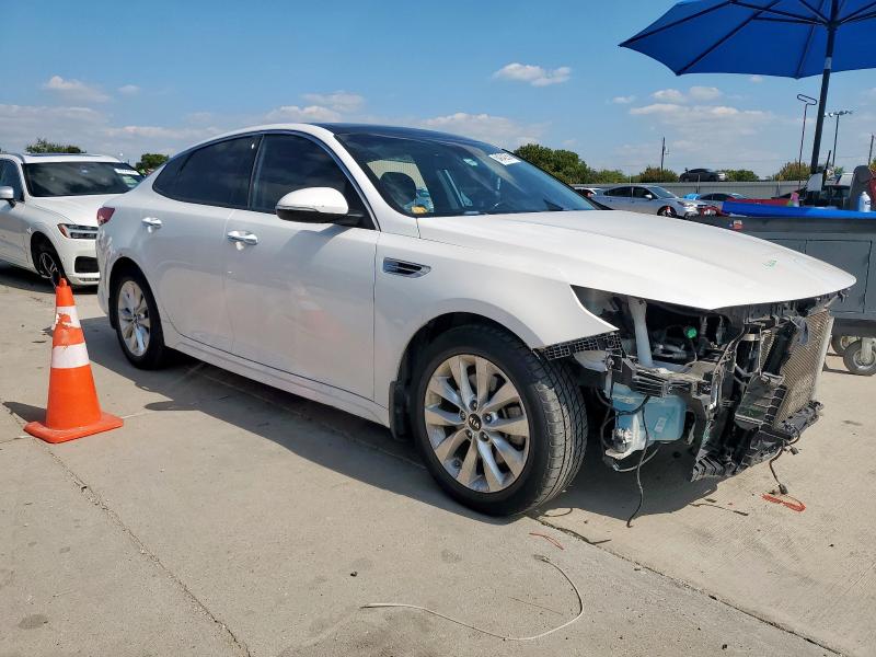 5XXGU4L35JG225515 - 2018 KIA OPTIMA EX WHITE photo 4
