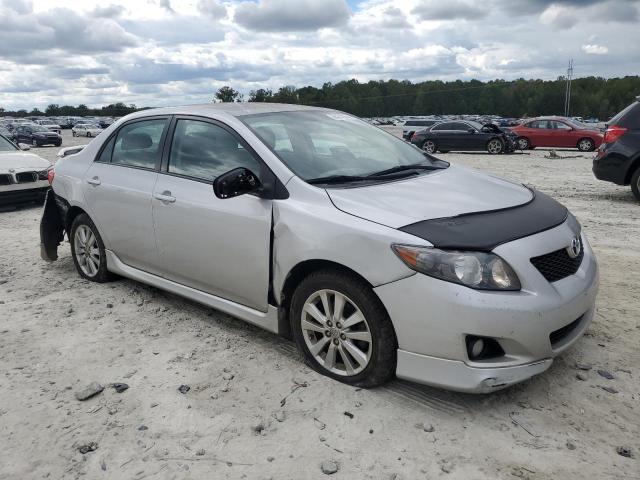 1NXBU4EE1AZ247901 - 2010 TOYOTA COROLLA BASE ვერცხლისფერი ფოტო 4