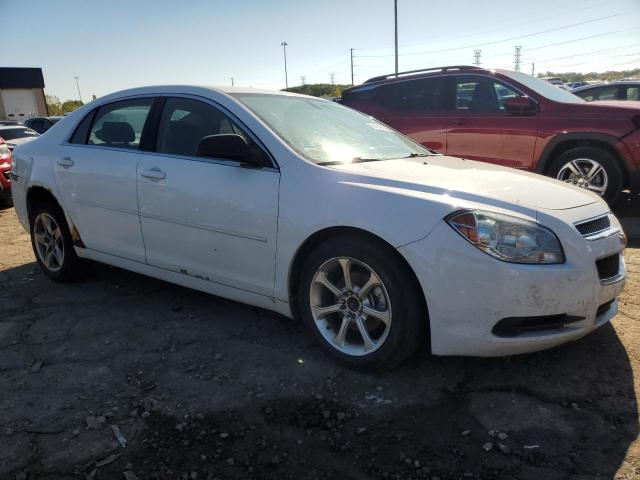 1G1ZB5EB0AF300640 - 2010 CHEVROLET MALIBU LS თეთრი ფოტო 4