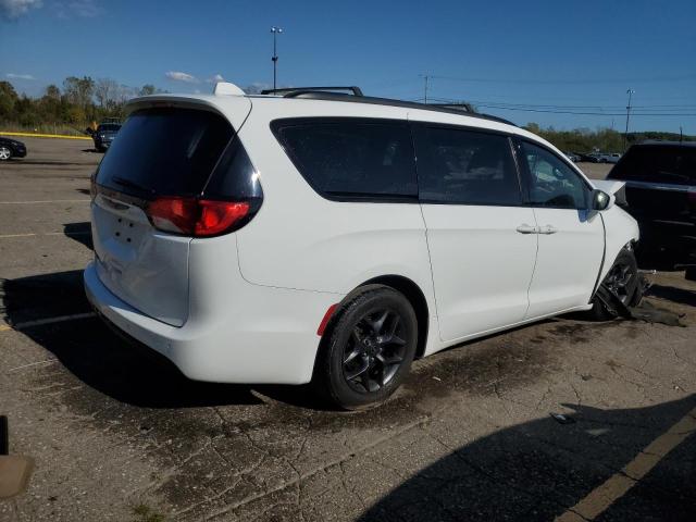 2C4RC1EG7JR332566 - 2018 CHRYSLER PACIFICA TOURING L PLUS WHITE photo 3