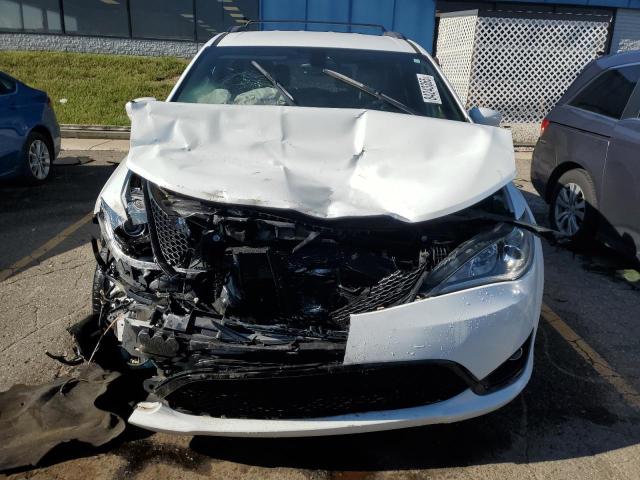 2C4RC1EG7JR332566 - 2018 CHRYSLER PACIFICA TOURING L PLUS WHITE photo 5