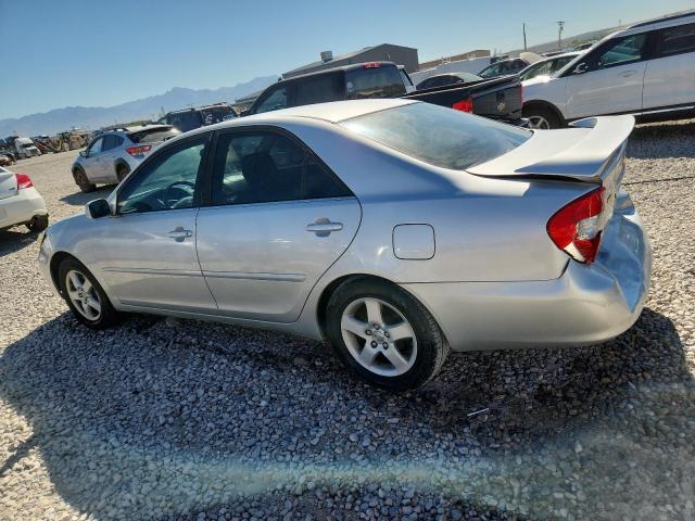 JTDBF30K220042232 - 2002 TOYOTA CAMRY LE WHITE photo 2