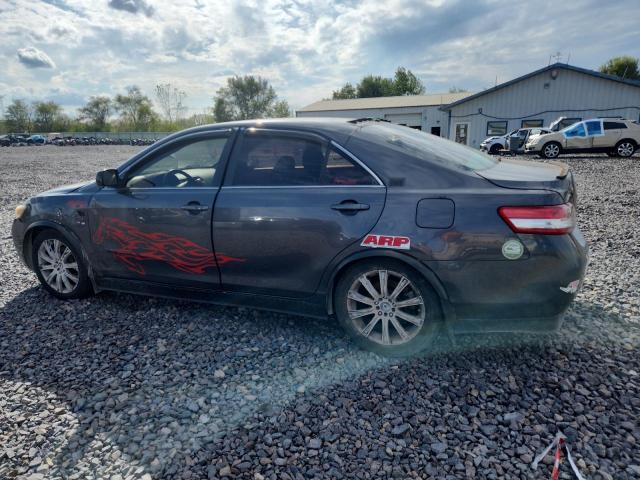 4T4BF3EK3AR071434 - 2010 TOYOTA CAMRY BASE Gris foto 2