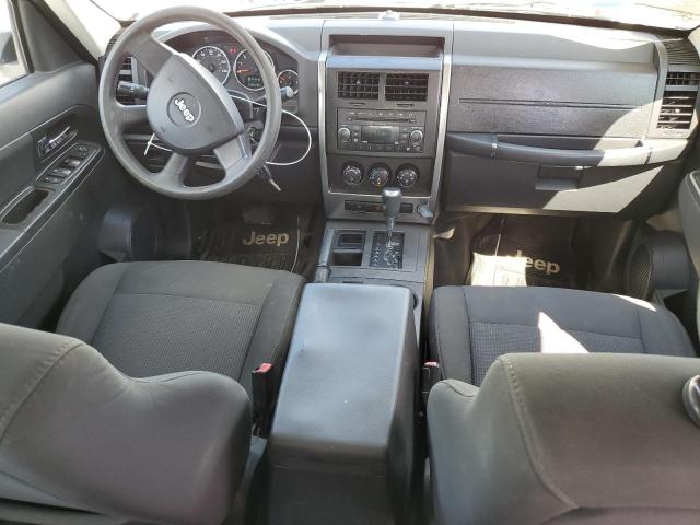 1J8GP28K49W538196 - 2009 JEEP LIBERTY SPORT WHITE photo 8