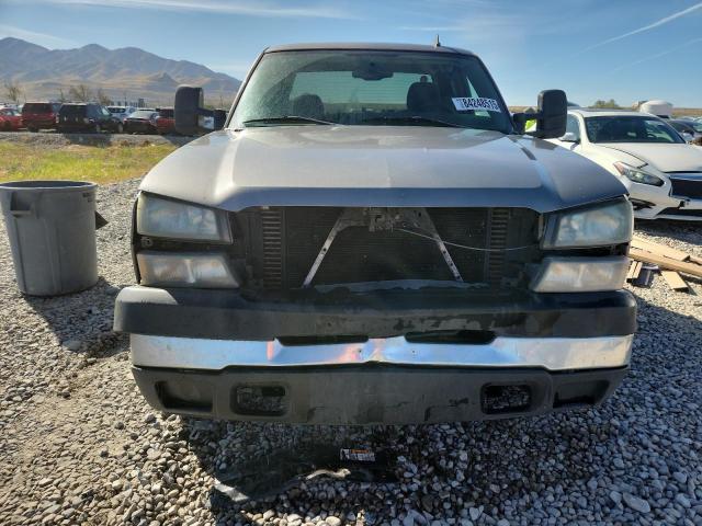1GCHC29D26E228413 - 2006 CHEVROLET SILVERADO C2500 HEAVY DUTY GRAY photo 5
