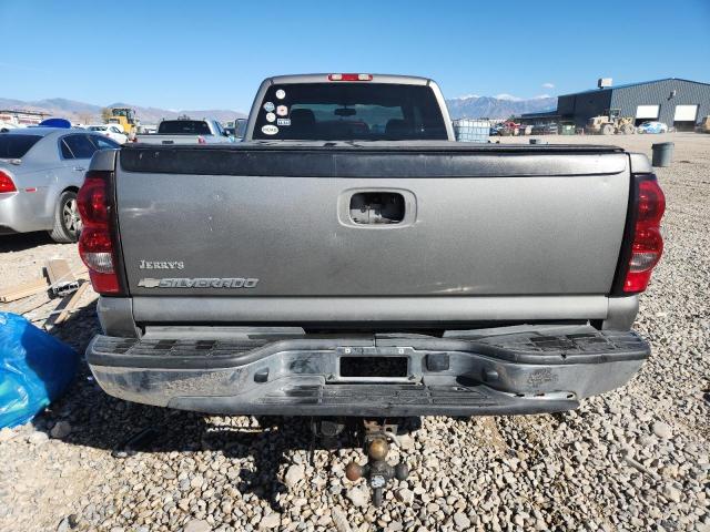 1GCHC29D26E228413 - 2006 CHEVROLET SILVERADO C2500 HEAVY DUTY GRAY photo 6