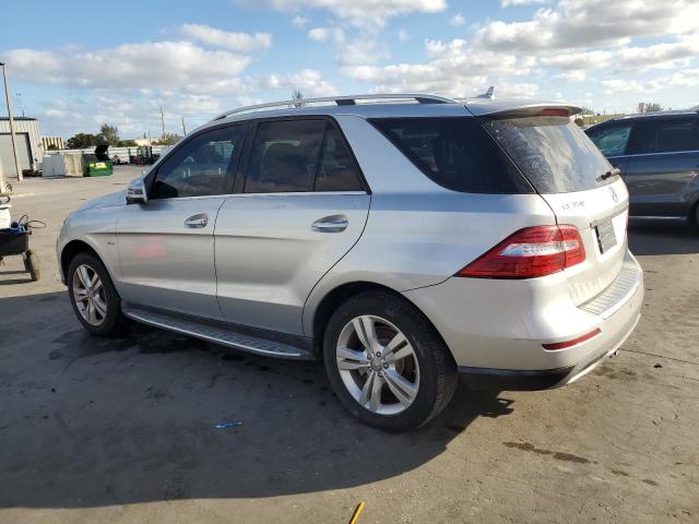 4JGDA5HB4CA025611 - 2012 MERCEDES-BENZ ML 350 4MATIC SILVER photo 2